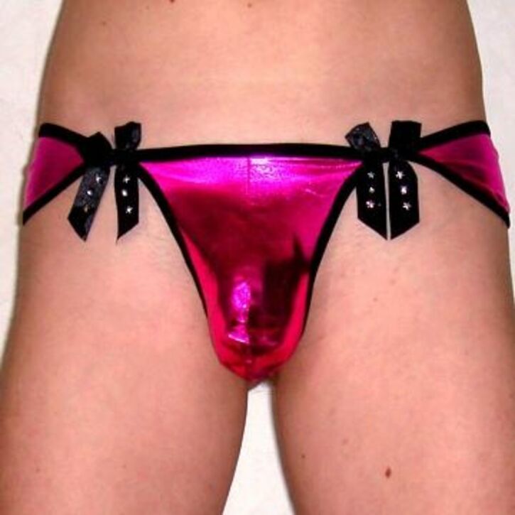 http://www.rustrus.ru/uploads/product_image/2013-09-28/10962/medium_foto-muzhskie-trusy-stringi-rozovye-string-shine-pink-bow.jpg
