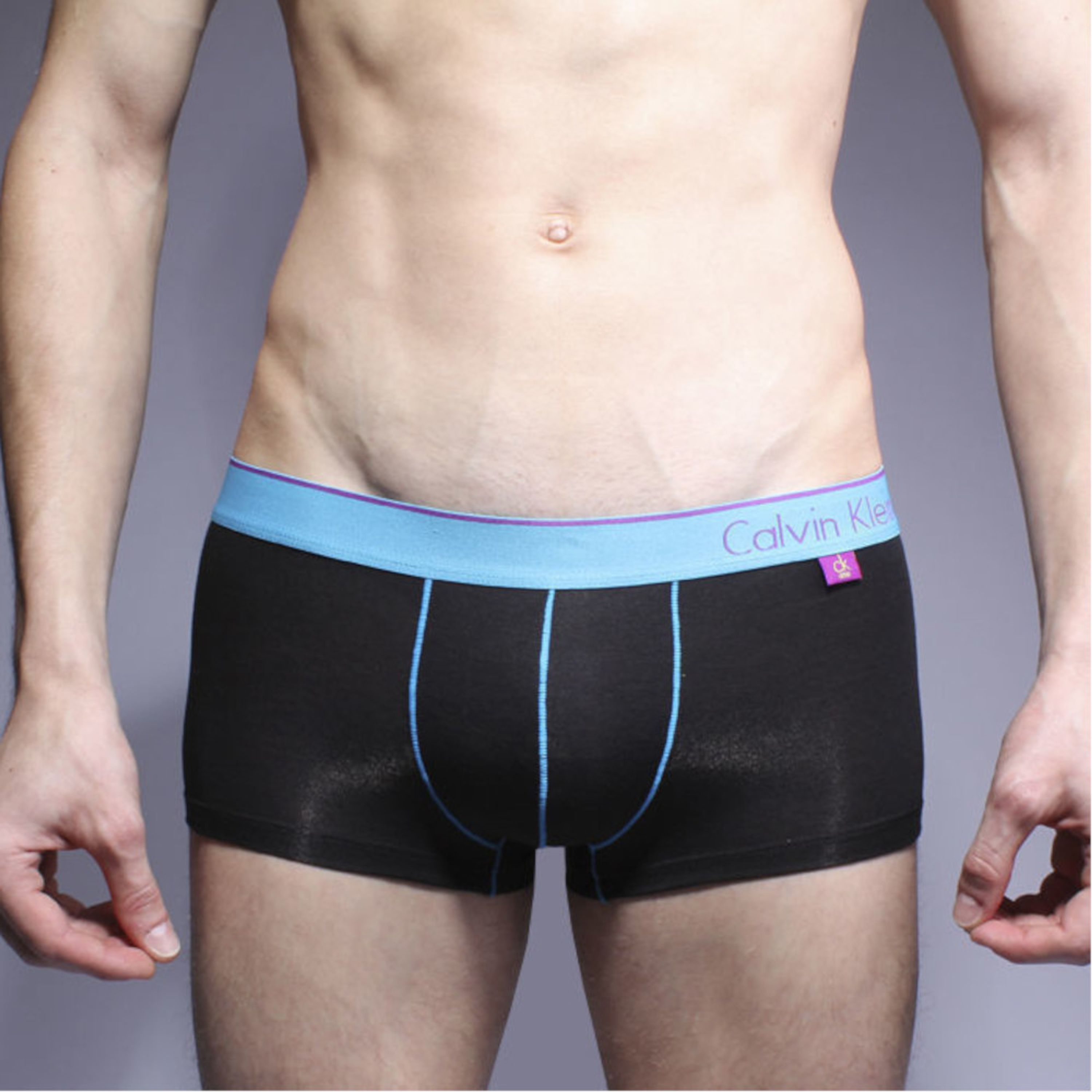 Мужские трусы хипсы черные с голубой резинкой CK One Boxer  фото 1