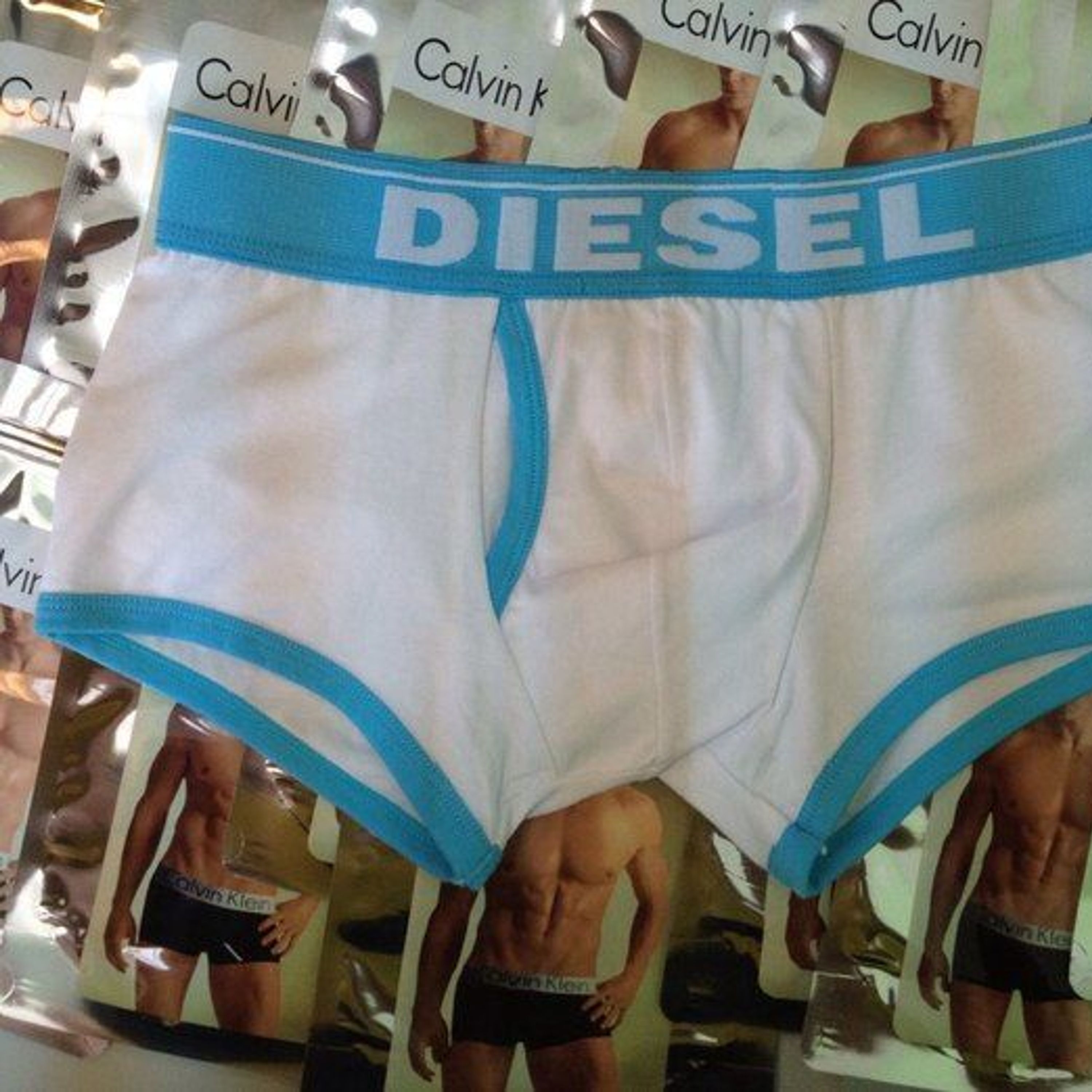 Мужские трусы боксеры белые с светло-голубой резинкой Diesel White Sky- Blue Waistband Boxer фото 1