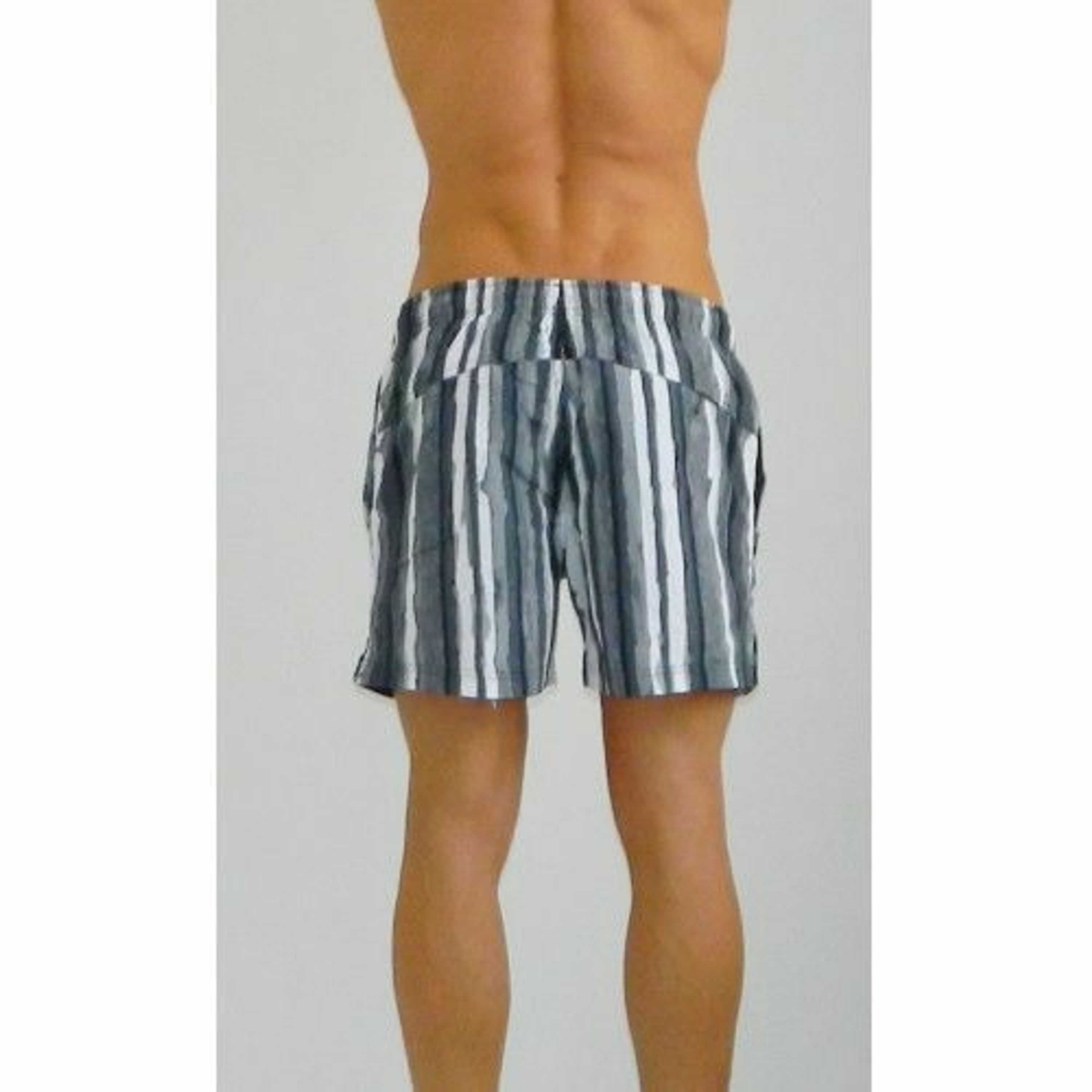 Мужские шорты в серо-белую полоску Calvin Klein фото 3