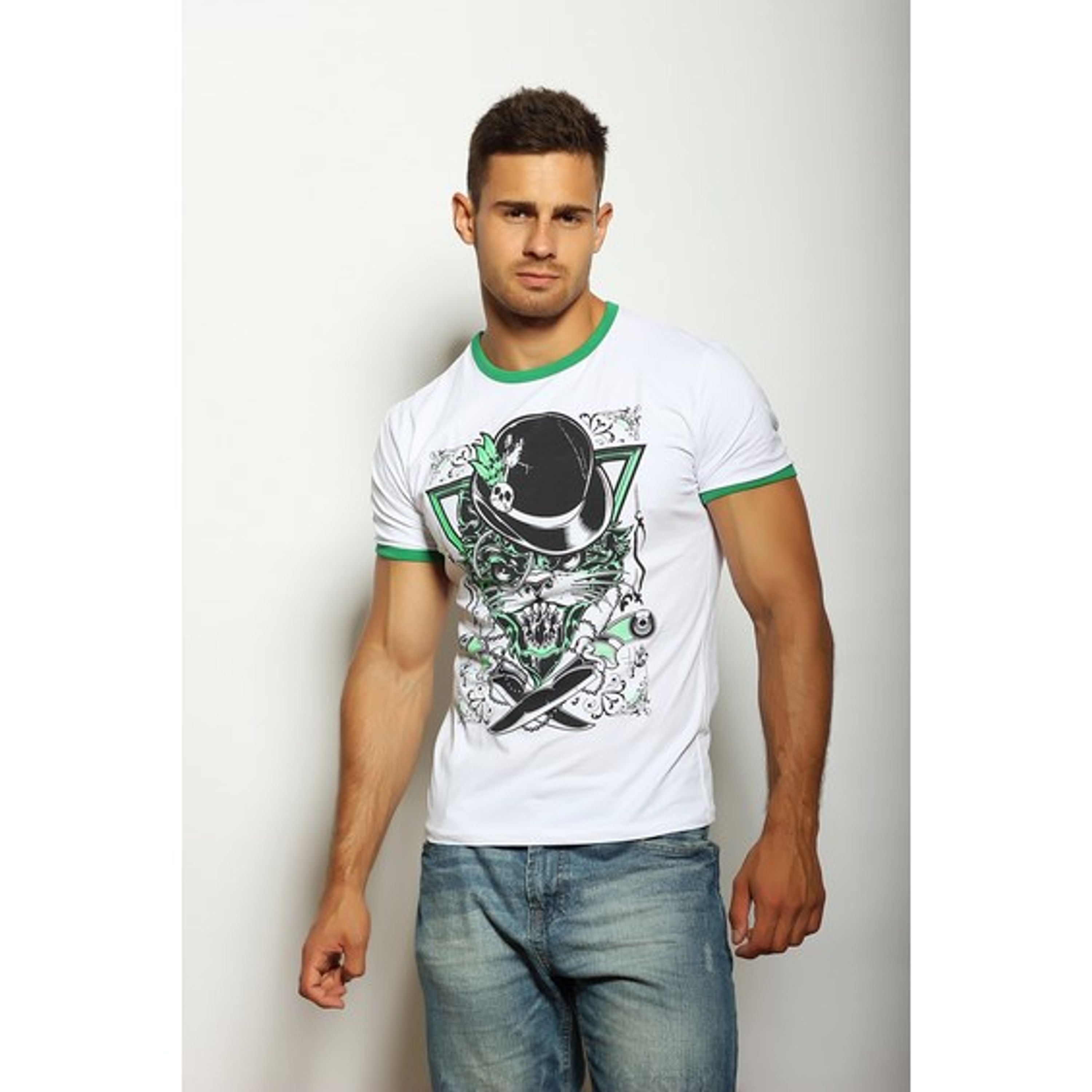 Стильные футболки. Футболки для парней фото. Футболки мужские стильные. Модные майки мужские. Футболка мужская.