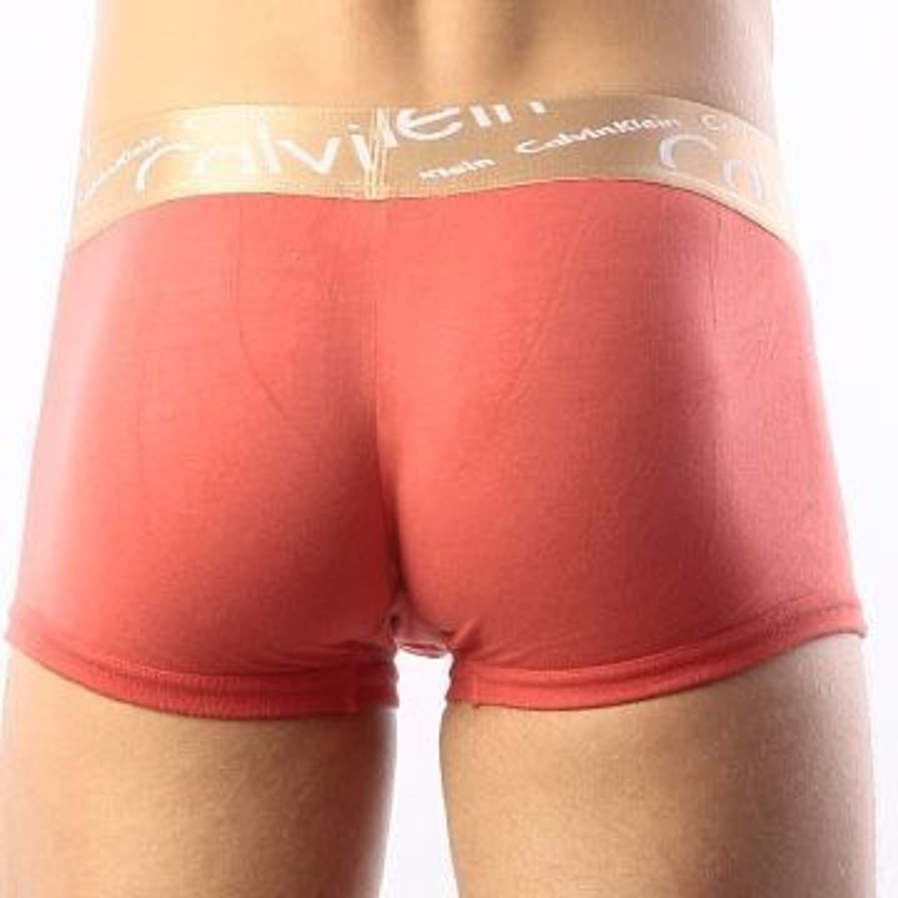 Мужские трусы боксеры красные с золотистой резинкой Calvin Klein Bronze Italics Boxer Scarlet фото 4