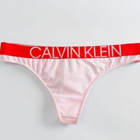 Фото Женские трусы стринги розовые Calvin Klein Women Statement 1981