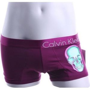 Фото Мужские трусы боксеры сиреневые с черепом Calvin Klein Trunks Lilac