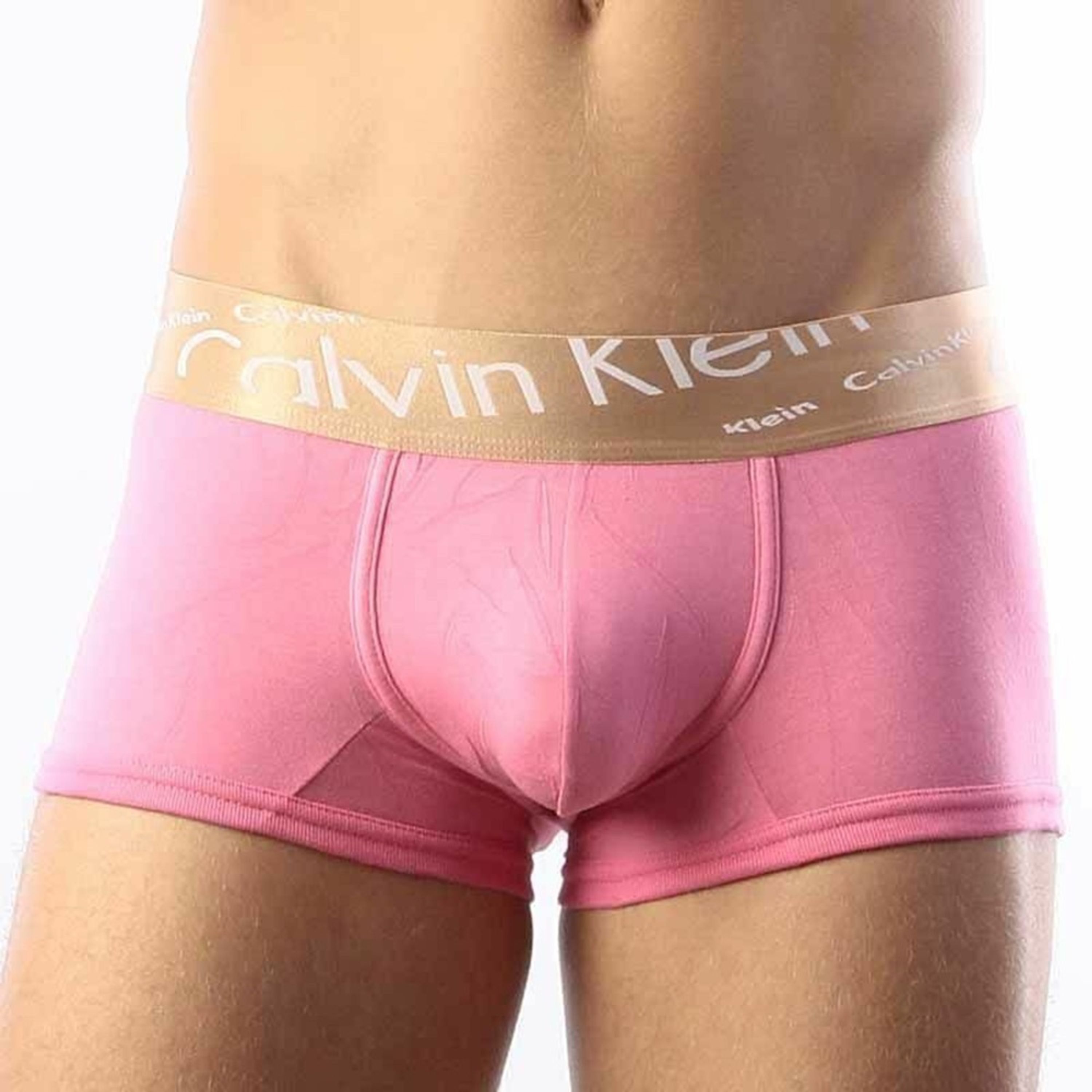 Мужские трусы боксеры розовые с косой  золотистой резинкой Calvin Klein Bronze Boxer Italics Pink CK04121 фото 2