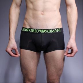 Фото Мужские трусы хипсы черные с черной резинкой и салатовой надписью Emporio Armani Basic Intimates Hip Brief